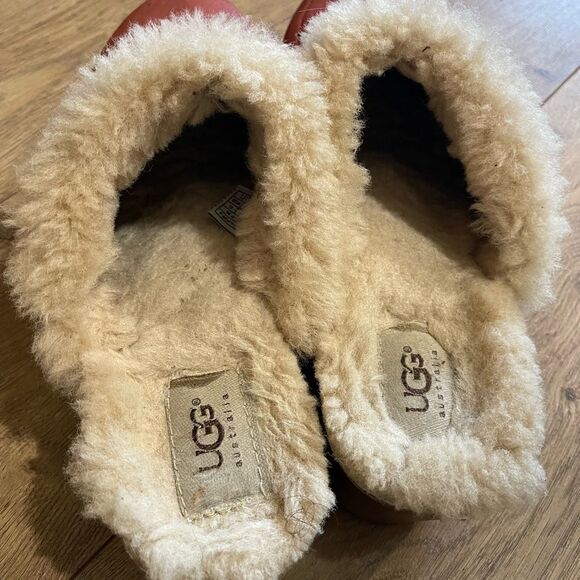 Ugg Sheepskin Women's Clogs  - Picture 9 of 10